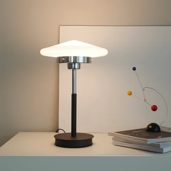 напольный светильник-тренога, металлический светильник-тренога, напольные торшеры современного дизайна, промышленная лампа-тренога, стеклянный шар, торшер