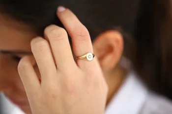 Кольцо со звездой заполненного золотого цвета, обручальные кольца 2023, новая звезда, выгравированная одним камнем cz, минимальные изящные женские украшения на палец